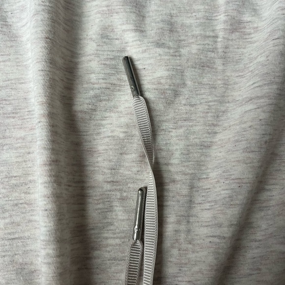 Lululemon Cropped Tank - Picture 3 of 5